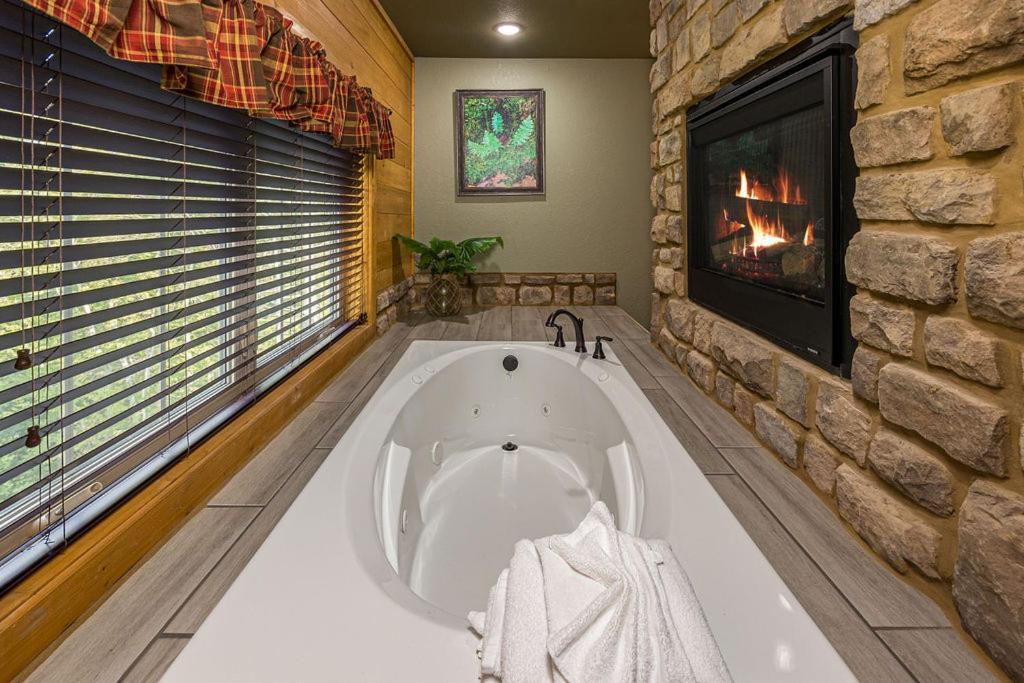 Starry Starry Night By Eden Crest Vila Gatlinburg Exterior foto